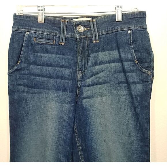 Levi's Signature Women's Crop Jeans Medium Wash 8 - Picture 3 of 6